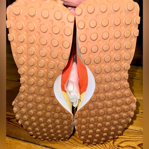 Shoes - Picture 4 of 7